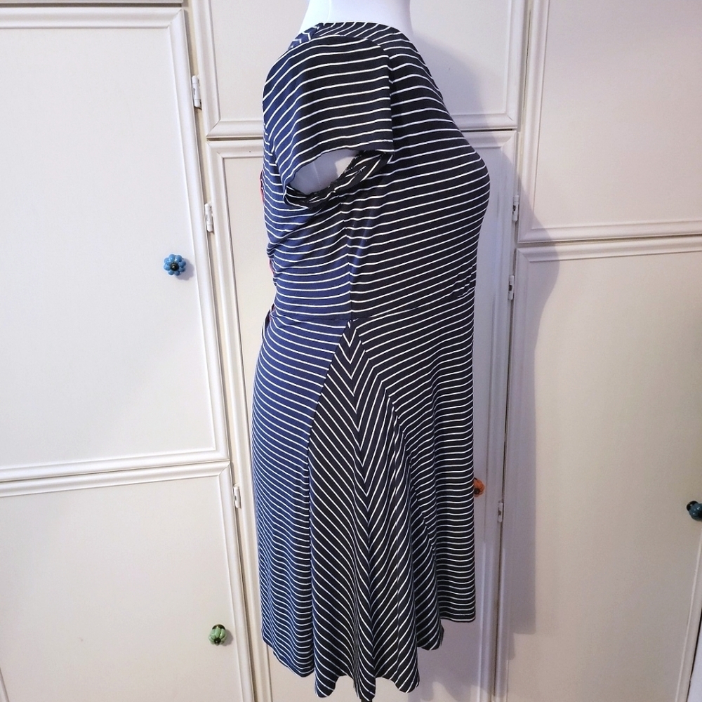 The Limited Navy & White Striped Dress w/ Red Zipper. - Picture 2 of 6